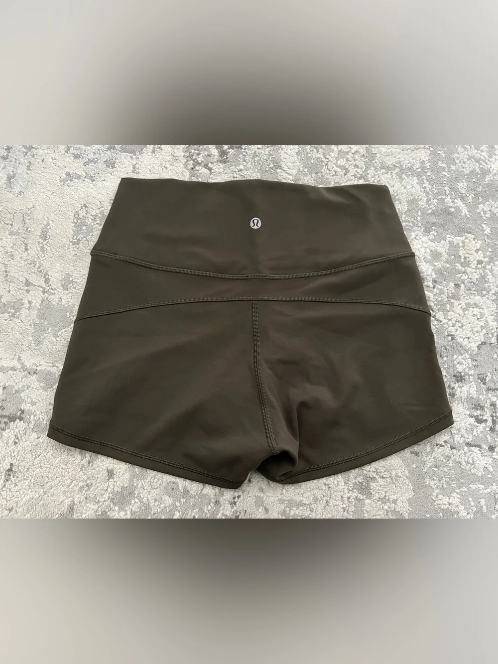 NWOT lululemon in movement 2.5” shorts size 8 dark olive